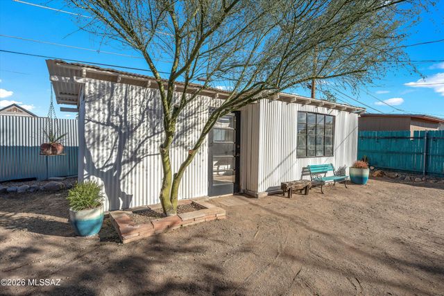 1112 W Huron Street, Tucson, AZ 85745
