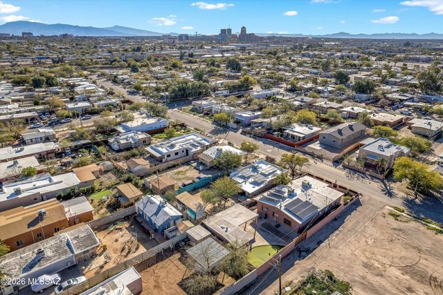 1112 W Huron Street, Tucson, AZ 85745