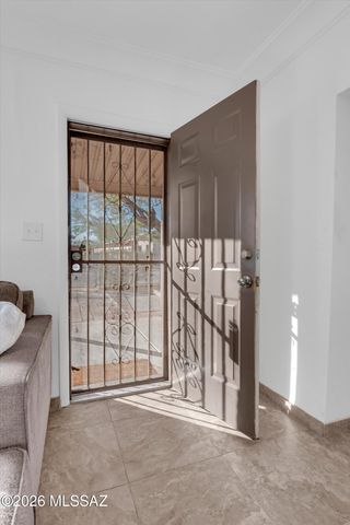 1112 W Huron Street, Tucson, AZ 85745