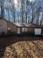5006 Galbraith Circle, Stone Mountain, GA 30088