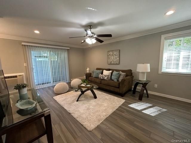9 Williams Boulevard 21-1D, Lake Grove, NY 11755