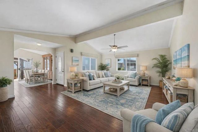 647 Via Costa Rica, Vista, CA 92081