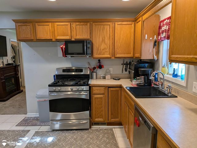 1346 Connell Street, Burton, MI 48529
