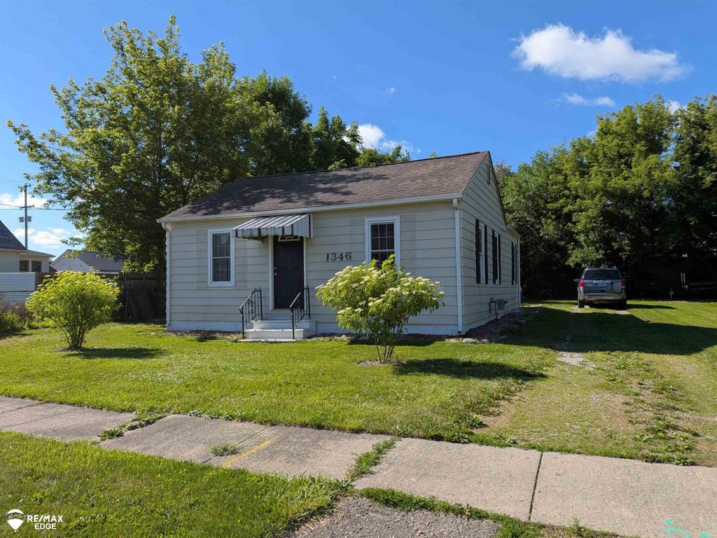 1346 Connell Street, Burton, MI 48529