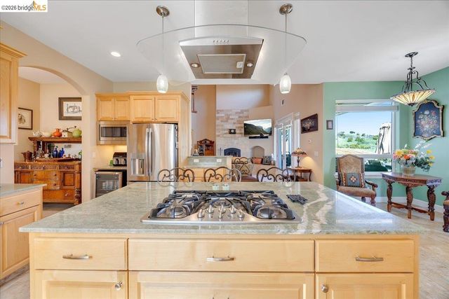 14814 Twist RD, Jamestown, CA 95327