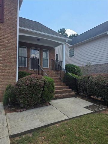 4550 Parkview Walk Drive, Lilburn, GA 30047