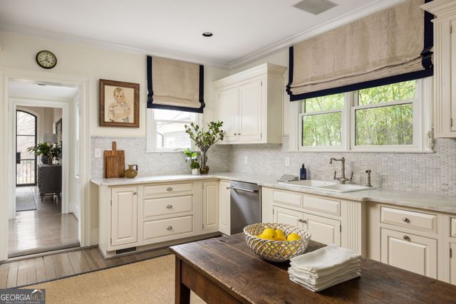 21 Barksdale Drive NE, Atlanta, GA 30309