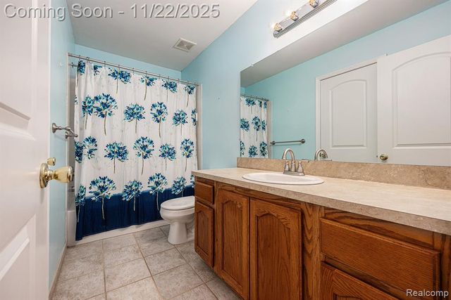 22245 Brywood Court, Clinton Township, MI 48036