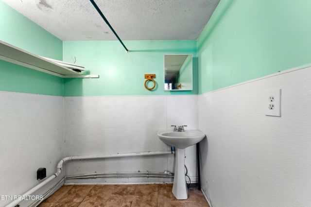 1520 Hightop Tr, Knoxville, TN 37923