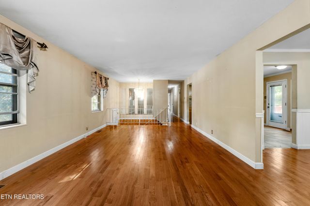 1520 Hightop Tr, Knoxville, TN 37923