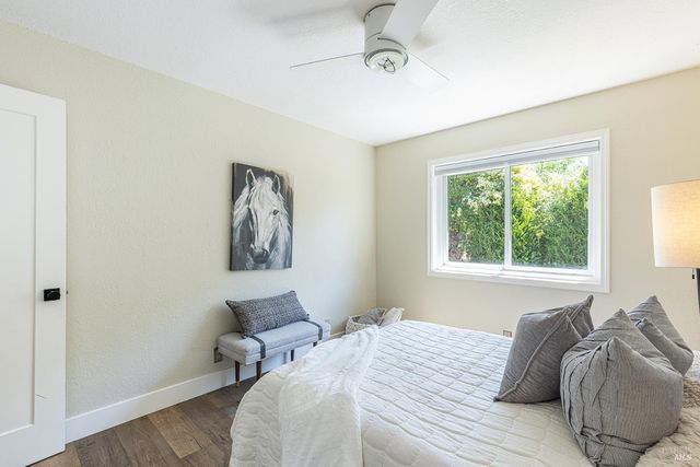 1018 Oakmont Ct, Napa, CA 94559