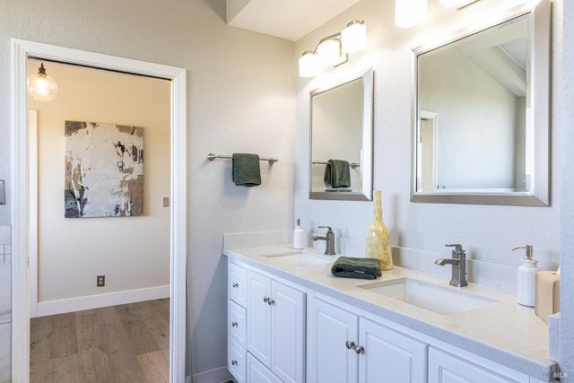 1018 Oakmont Ct, Napa, CA 94559