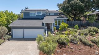 1018 Oakmont Ct, Napa, CA 94559