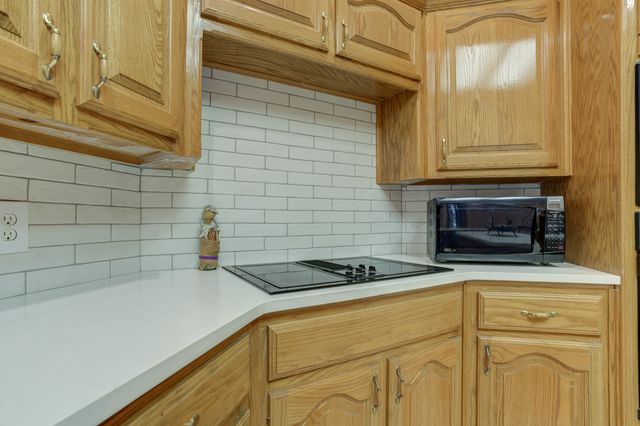 3 Sunset Lane, Ransom Canyon, TX 79366