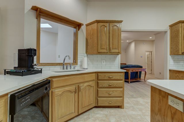 3 Sunset Lane, Ransom Canyon, TX 79366