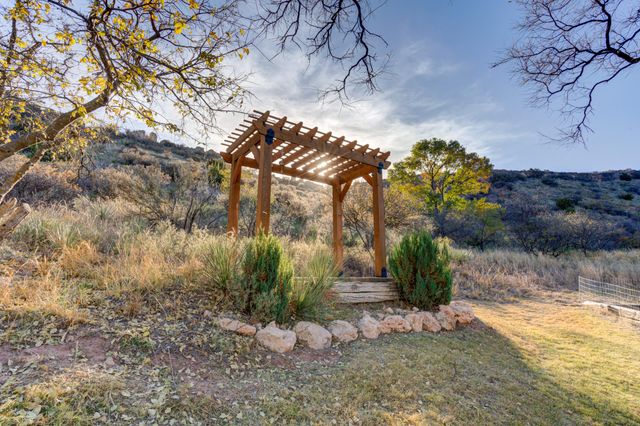 3 Sunset Lane, Ransom Canyon, TX 79366
