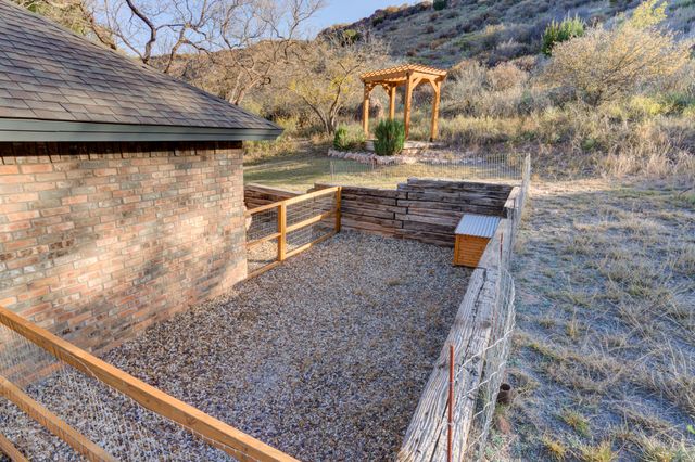 3 Sunset Lane, Ransom Canyon, TX 79366