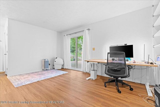 1226 Chartwell Carriage Way S, East Lansing, MI 48823