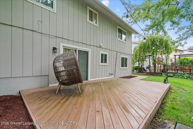 1226 Chartwell Carriage Way S, East Lansing, MI 48823
