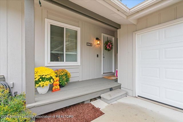 1226 Chartwell Carriage Way S, East Lansing, MI 48823