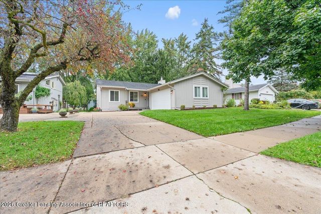 1226 Chartwell Carriage Way S, East Lansing, MI 48823