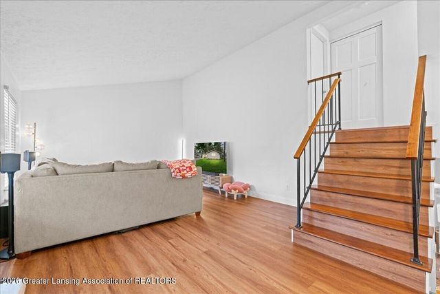 1226 Chartwell Carriage Way S, East Lansing, MI 48823