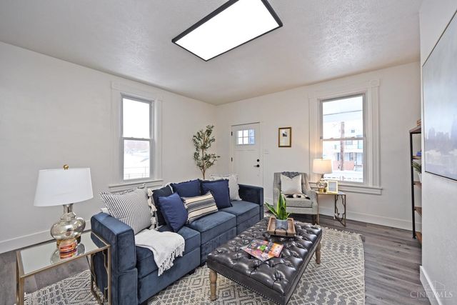 1996 Kinney Avenue, Cincinnati, OH 45207