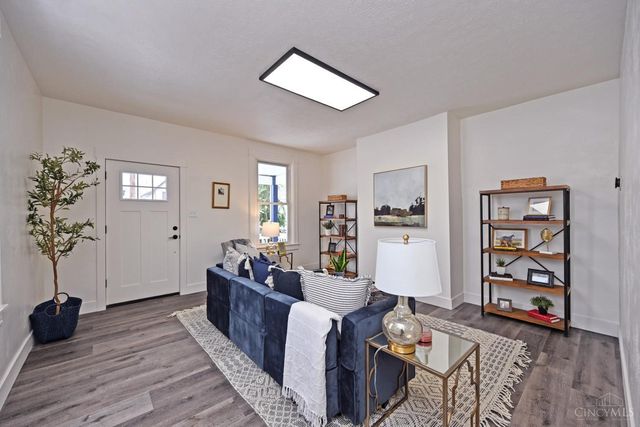 1996 Kinney Avenue, Cincinnati, OH 45207