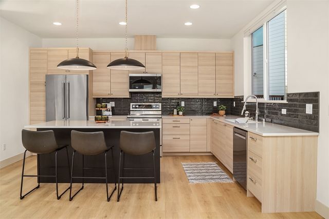 3007 S Dakota St, Seattle, WA 98108
