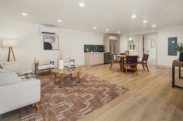 3007 S Dakota St, Seattle, WA 98108