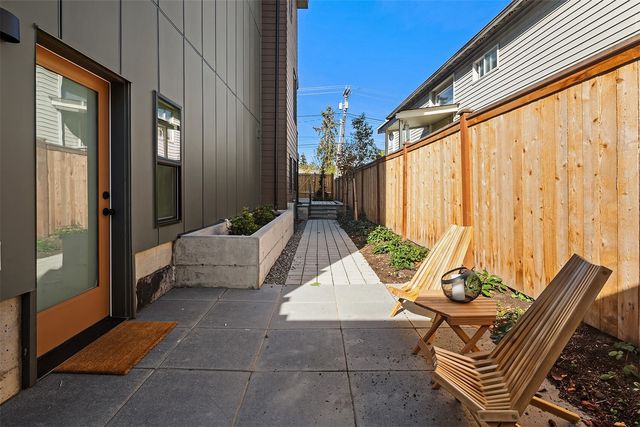 3007 S Dakota St, Seattle, WA 98108