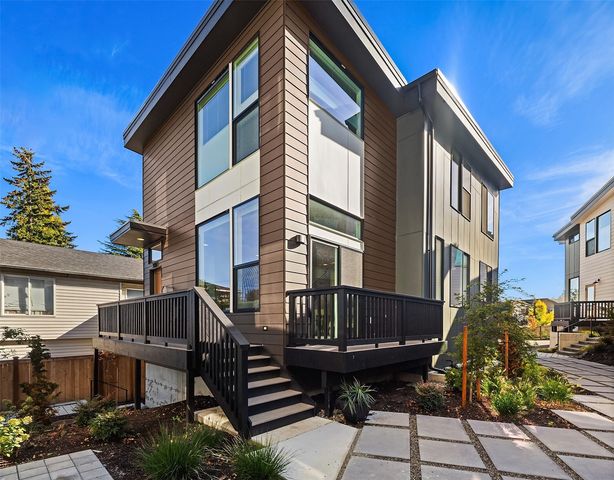 3007 S Dakota St, Seattle, WA 98108