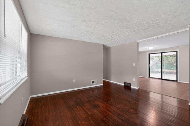 4999 E Majestic Drive E, Columbus, OH 43232