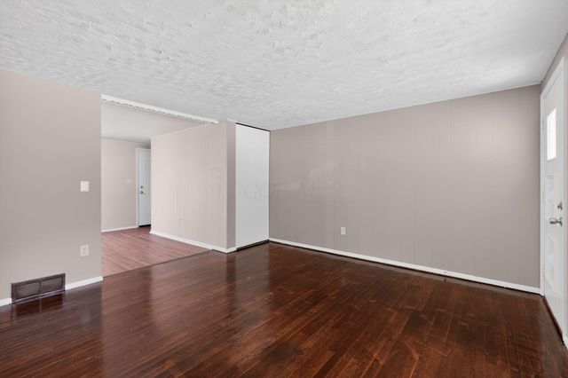 4999 E Majestic Drive E, Columbus, OH 43232