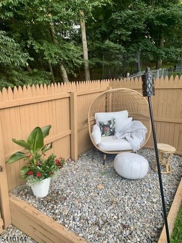 34 Bayview Ave, Hopatcong Boro, NJ 07843