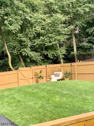 34 Bayview Ave, Hopatcong Boro, NJ 07843