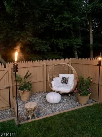 34 Bayview Ave, Hopatcong Boro, NJ 07843