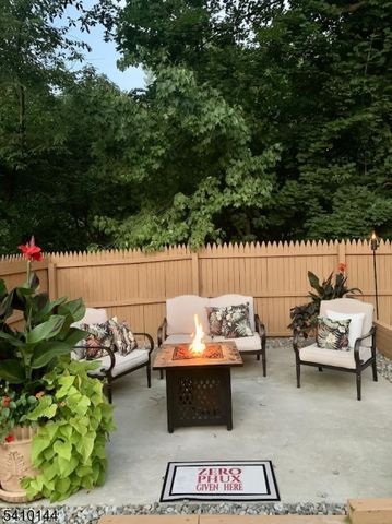 34 Bayview Ave, Hopatcong Boro, NJ 07843