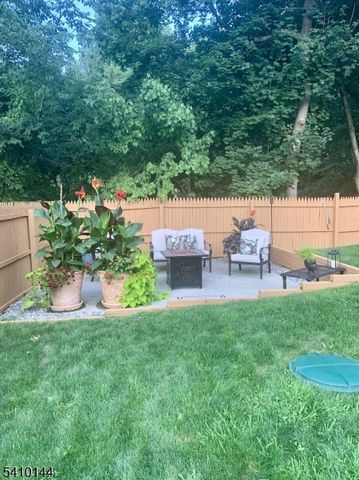 34 Bayview Ave, Hopatcong Boro, NJ 07843