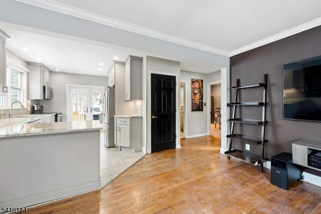 34 Bayview Ave, Hopatcong Boro, NJ 07843