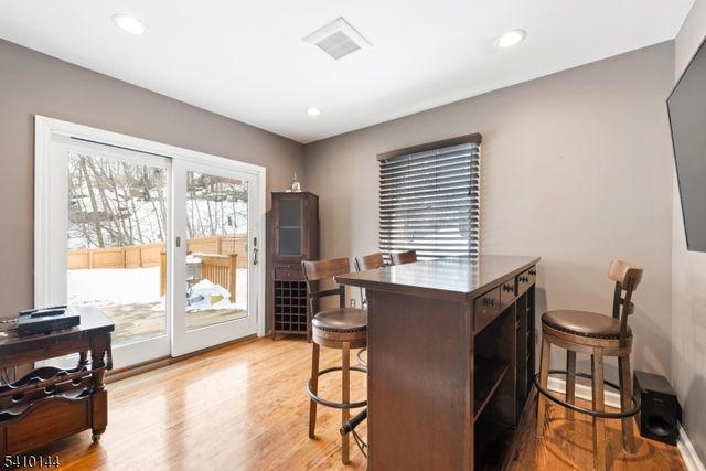 34 Bayview Ave, Hopatcong Boro, NJ 07843