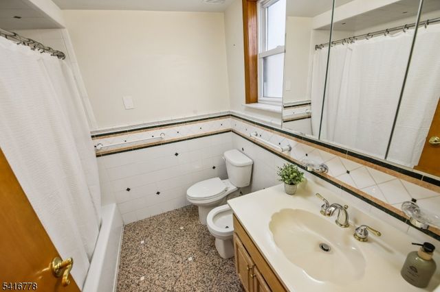 63 Waydell St, Newark City, NJ 07105