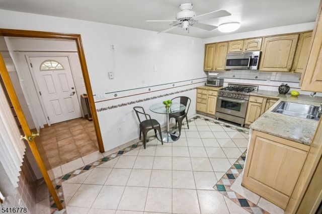 63 Waydell St, Newark City, NJ 07105