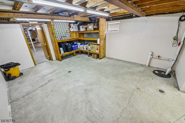 63 Waydell St, Newark City, NJ 07105