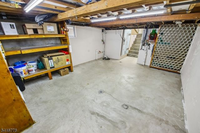 63 Waydell St, Newark City, NJ 07105