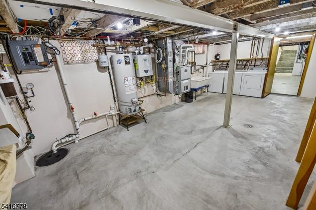 63 Waydell St, Newark City, NJ 07105