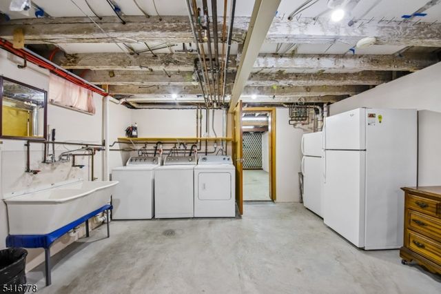 63 Waydell St, Newark City, NJ 07105