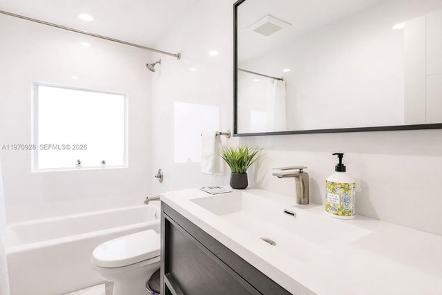 417 SW 15th St, Fort Lauderdale, FL 33315