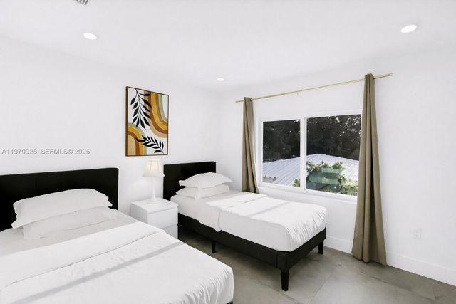 417 SW 15th St, Fort Lauderdale, FL 33315