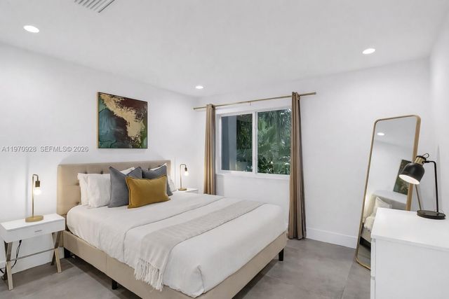 417 SW 15th St, Fort Lauderdale, FL 33315